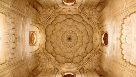 One of the last Moghul monuments in India thumbnail