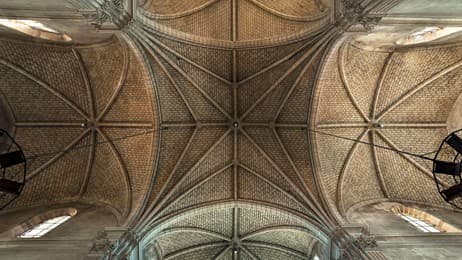 歴史ある聖堂のアーチ thumbnail